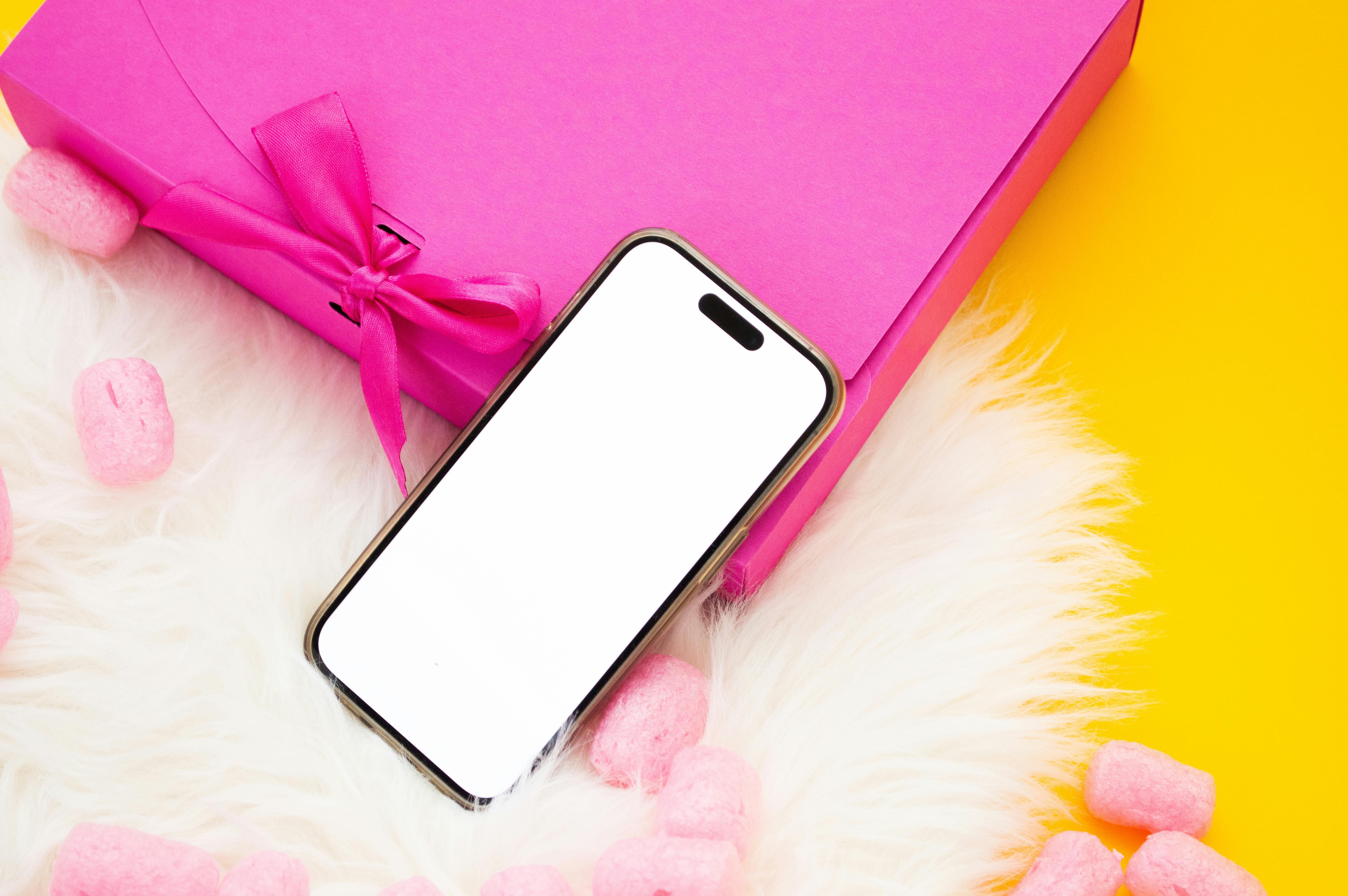 Gift box pink valentines day phone with white screen